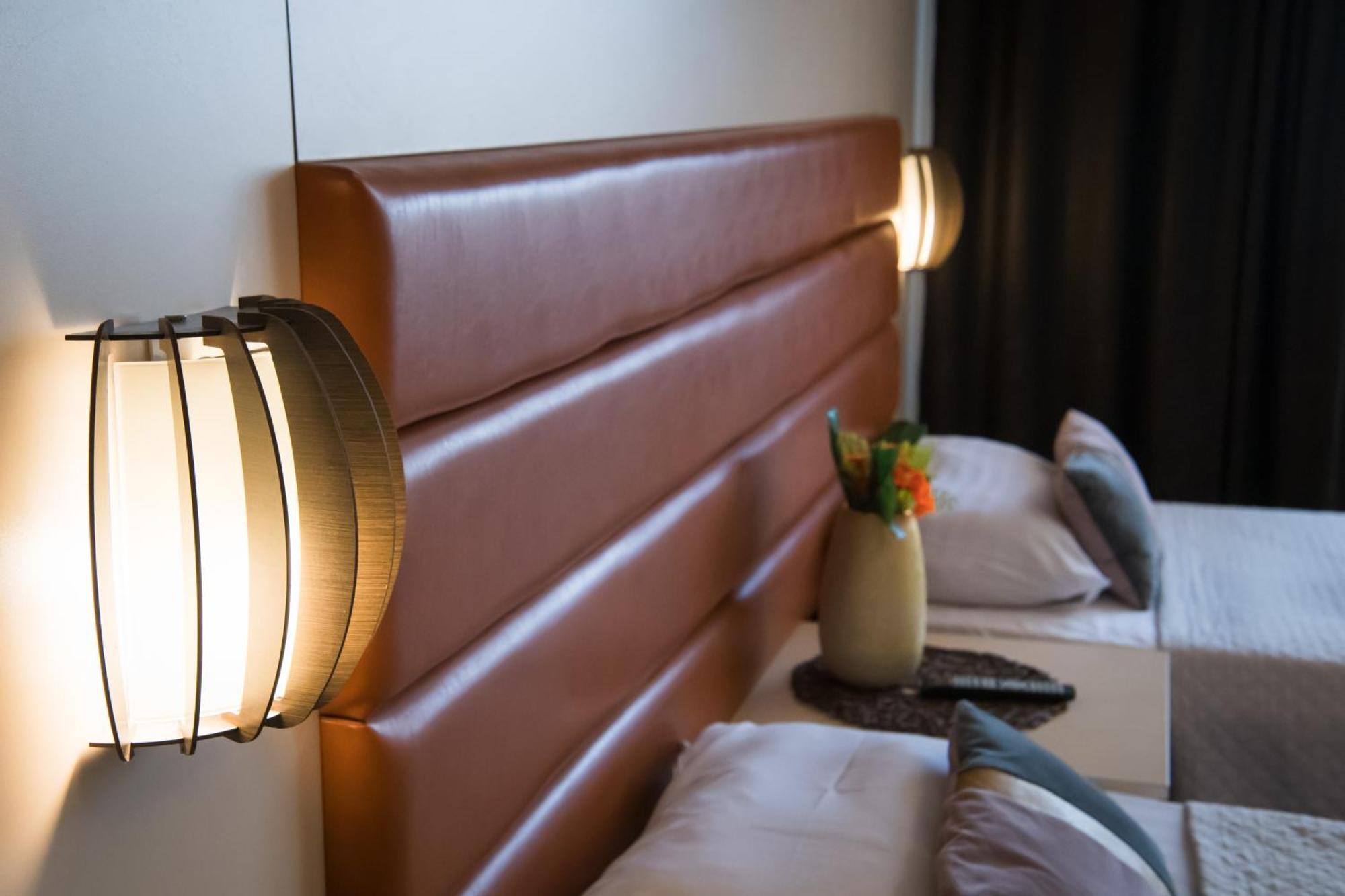 Mbi Travel Inn Craiova Ngoại thất bức ảnh