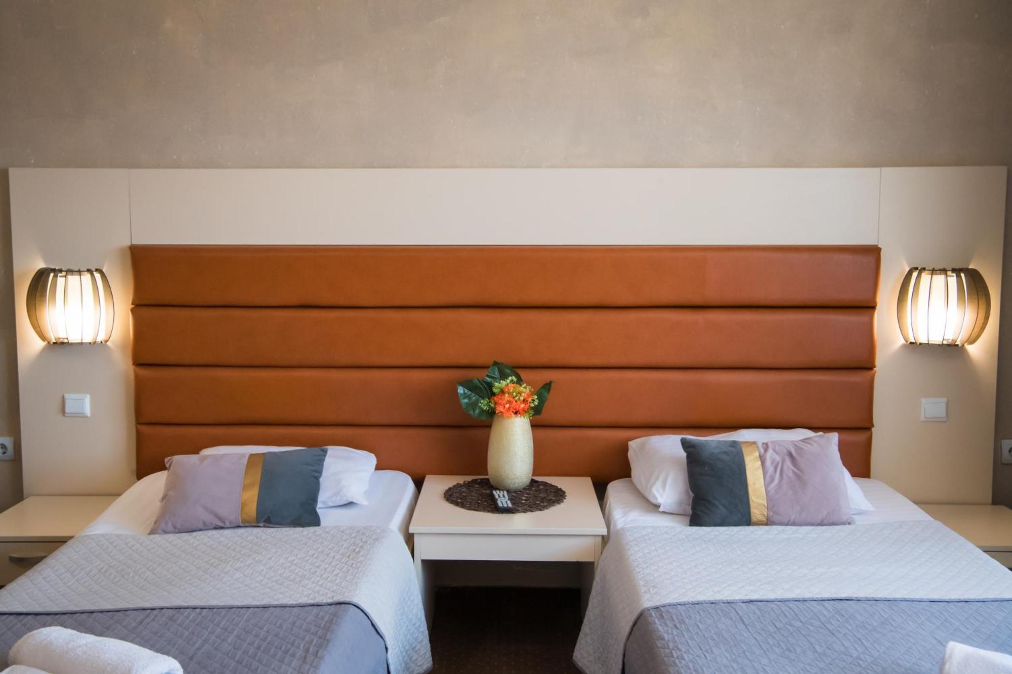 Mbi Travel Inn Craiova Ngoại thất bức ảnh