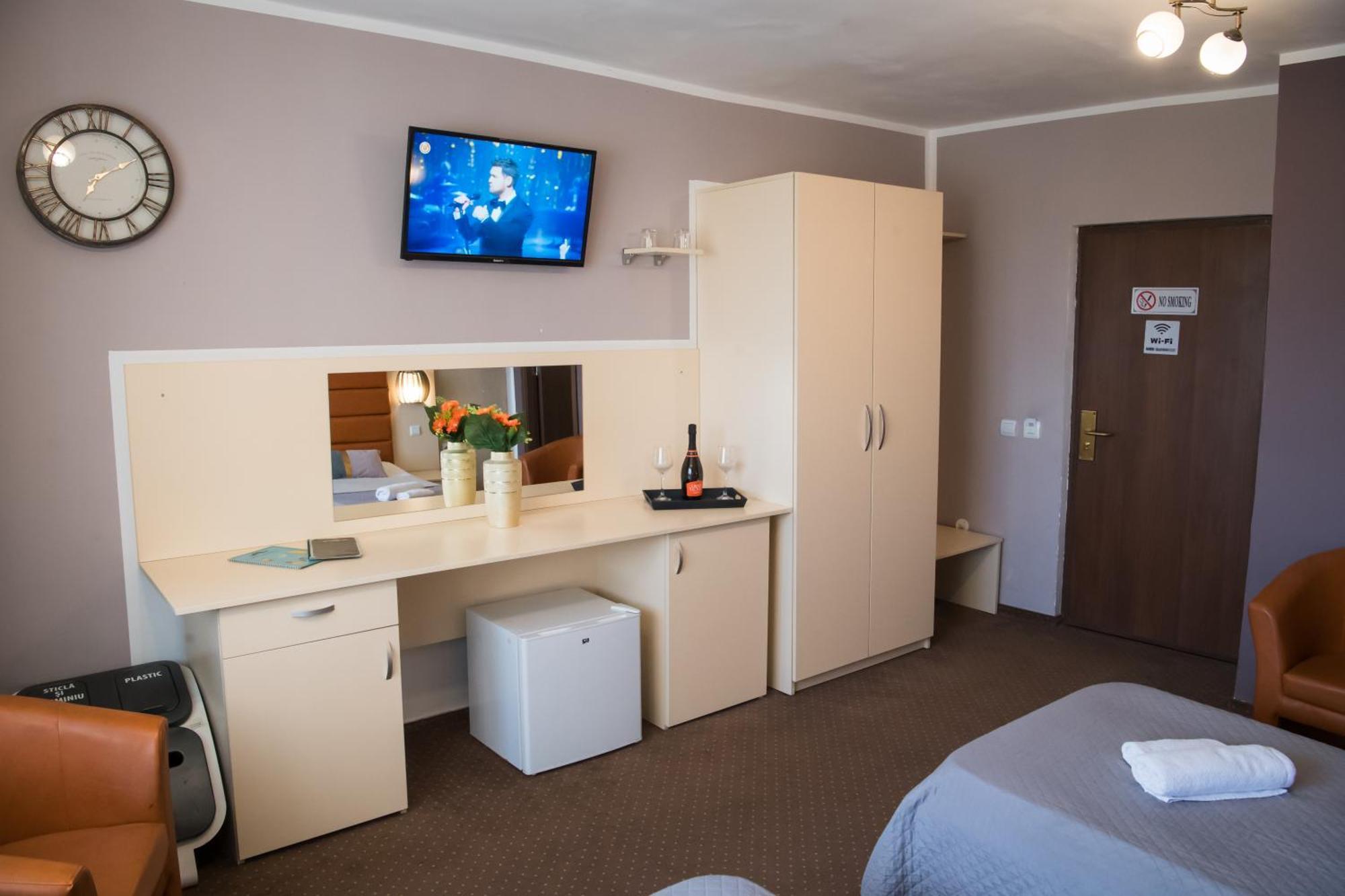 Mbi Travel Inn Craiova Ngoại thất bức ảnh