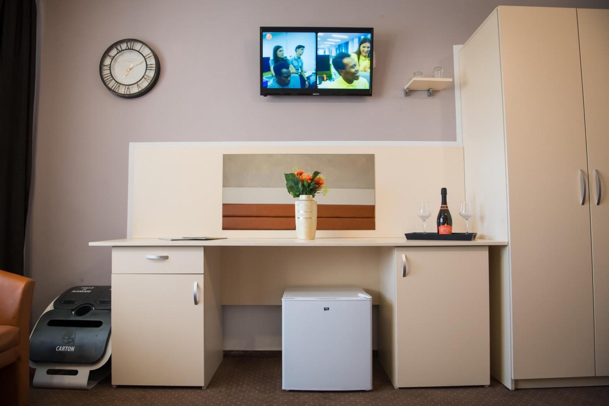 Mbi Travel Inn Craiova Ngoại thất bức ảnh