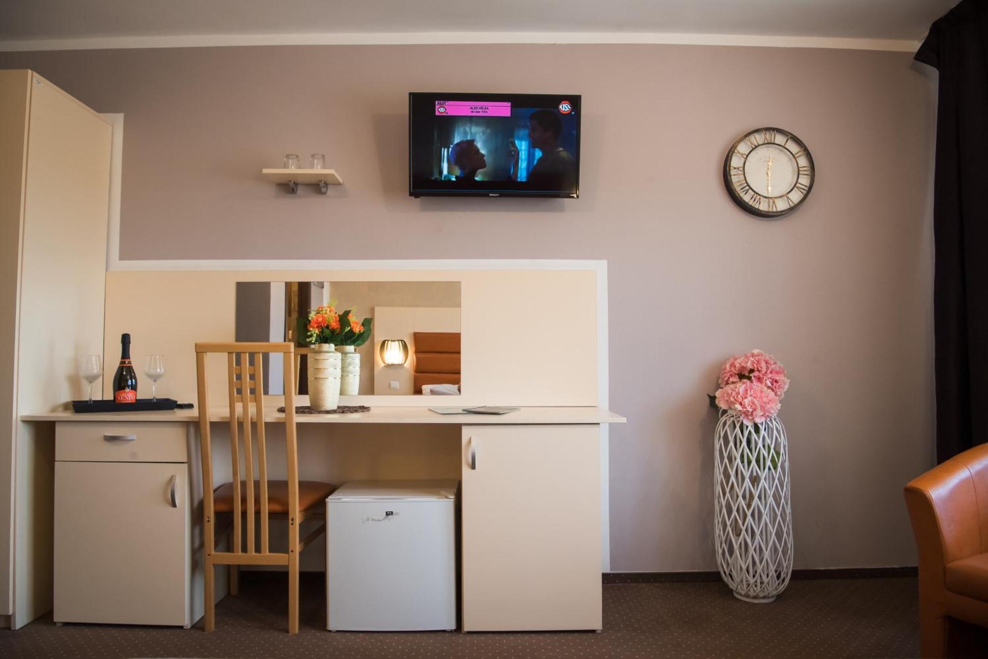 Mbi Travel Inn Craiova Ngoại thất bức ảnh